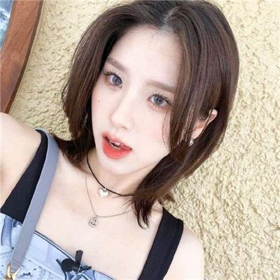 腰间持枪